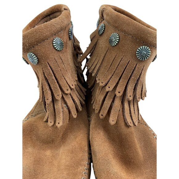 Minnetonka Sz 8 Womens Suede Fringe Moccasin Boots Tan Stud Zip Used - Picture 9 of 15